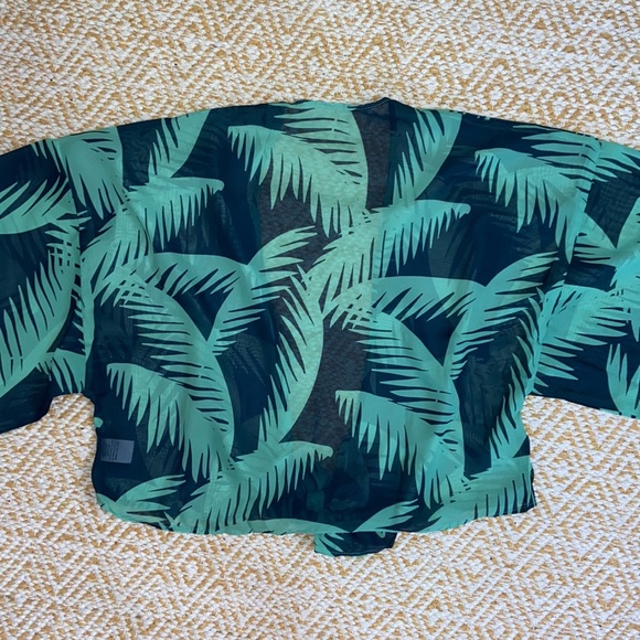 ⭐️$5 SALE⭐️must be bundled NWOT Sheer Tropical Swimsuit Cover - Picture 5 of 7